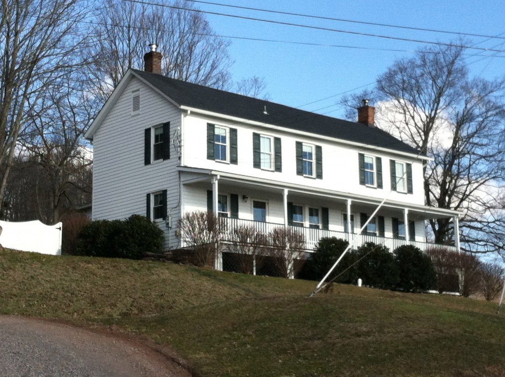 Site of the original Robins and Buchanan's Taverns