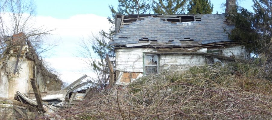 View of the Fulper house from Biser Road, March 2013