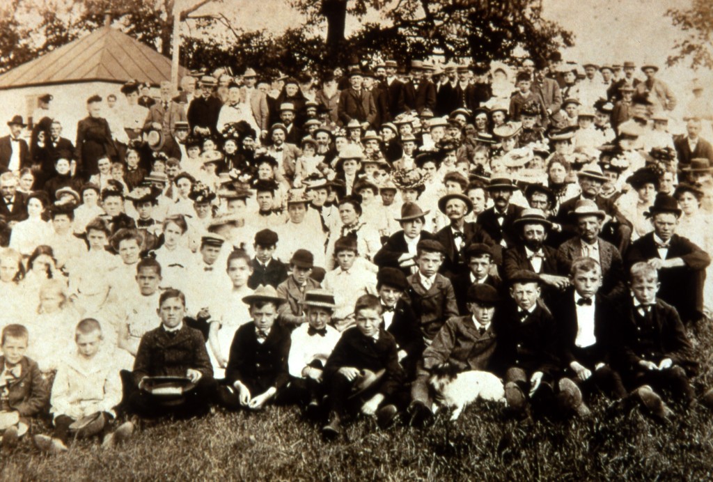 Van Dolah school reunion, 1902